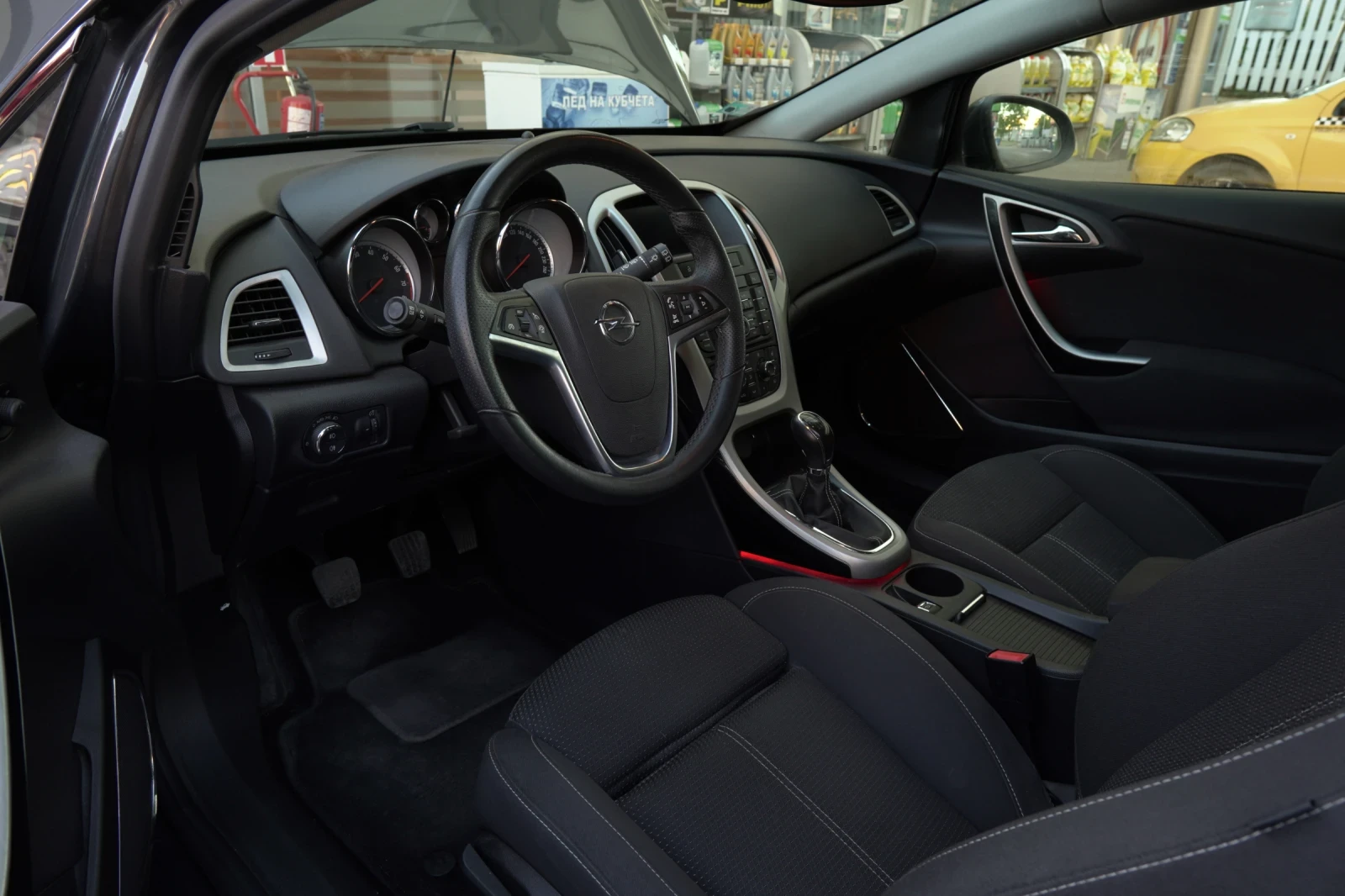 Opel Astra GTC, снимка 11 - Автомобили и джипове - 54934365