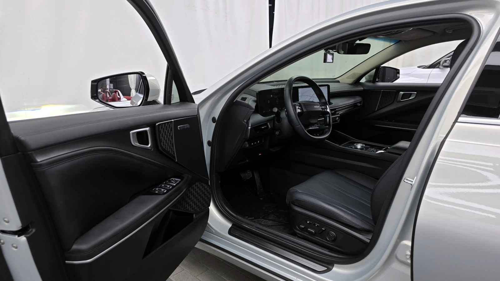 Kia K8 ФАБРИЧНА ГАЗ* ПОДГРЕВИ* ОБДУХ* DISTRONIC* МАСАЖИ , снимка 11 - Автомобили и джипове - 55145962