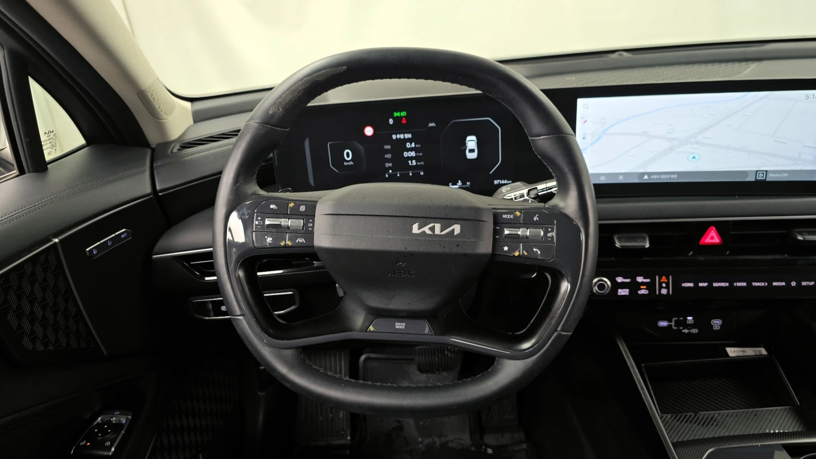 Kia K8 ФАБРИЧНА ГАЗ* ПОДГРЕВИ* ОБДУХ* DISTRONIC* МАСАЖИ , снимка 13 - Автомобили и джипове - 55145962