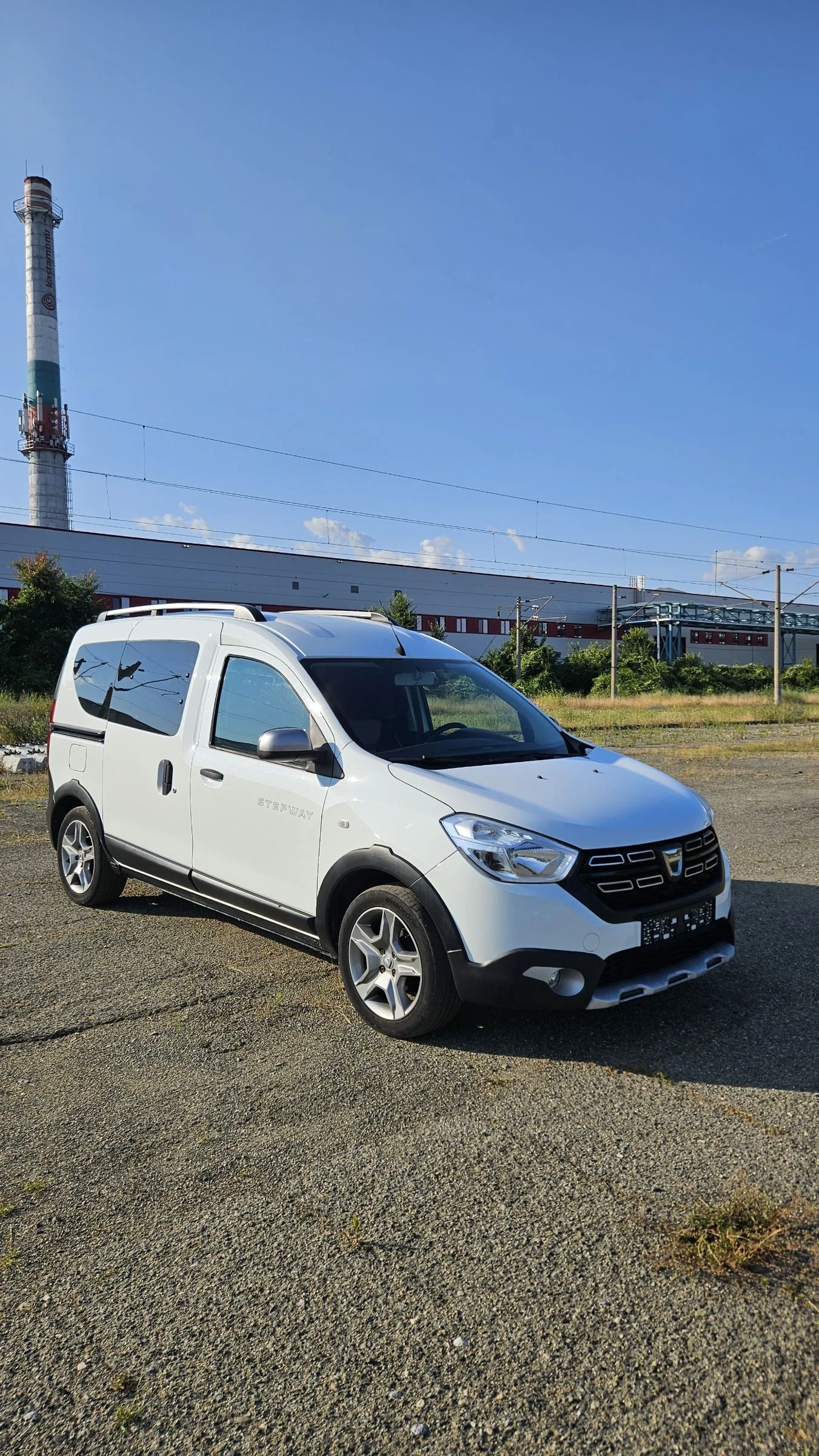 Dacia Dokker 1.6 SCe / фабрична Газ , снимка 3 - Автомобили и джипове - 55192749
