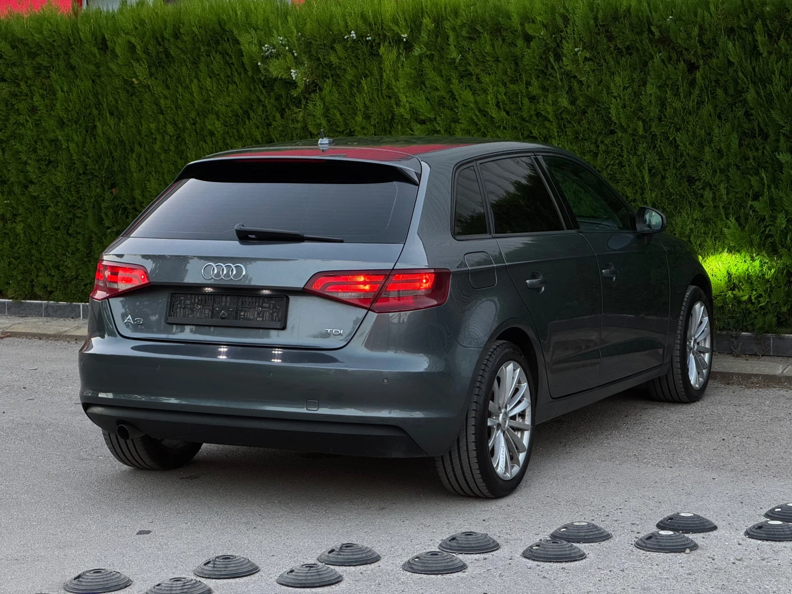 Audi A3 1.6 tdi / NAVI/ LED/ AMBIENTNO, снимка 8 - Автомобили и джипове - 55509161