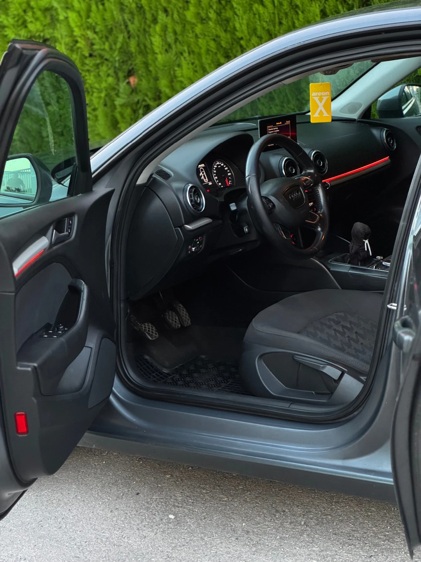 Audi A3 1.6 tdi / NAVI/ LED/ AMBIENTNO, снимка 11 - Автомобили и джипове - 55509161