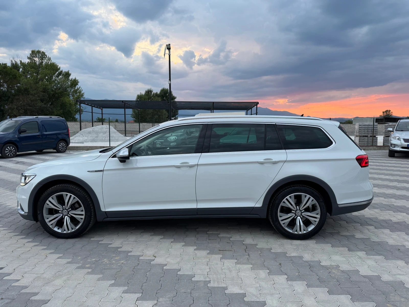 VW Alltrack 2.0 TDI 190k.c АВТОМАТИК, снимка 8 - Автомобили и джипове - 55565785