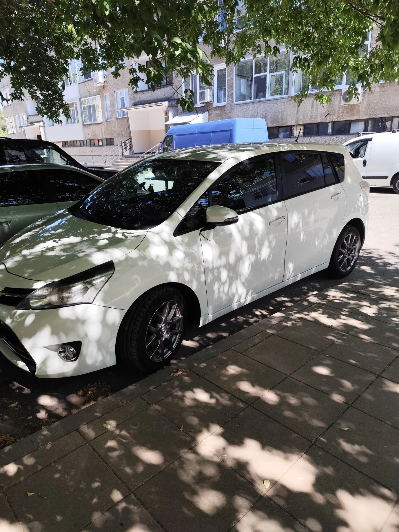 Toyota Verso, снимка 10 - Автомобили и джипове - 55739172