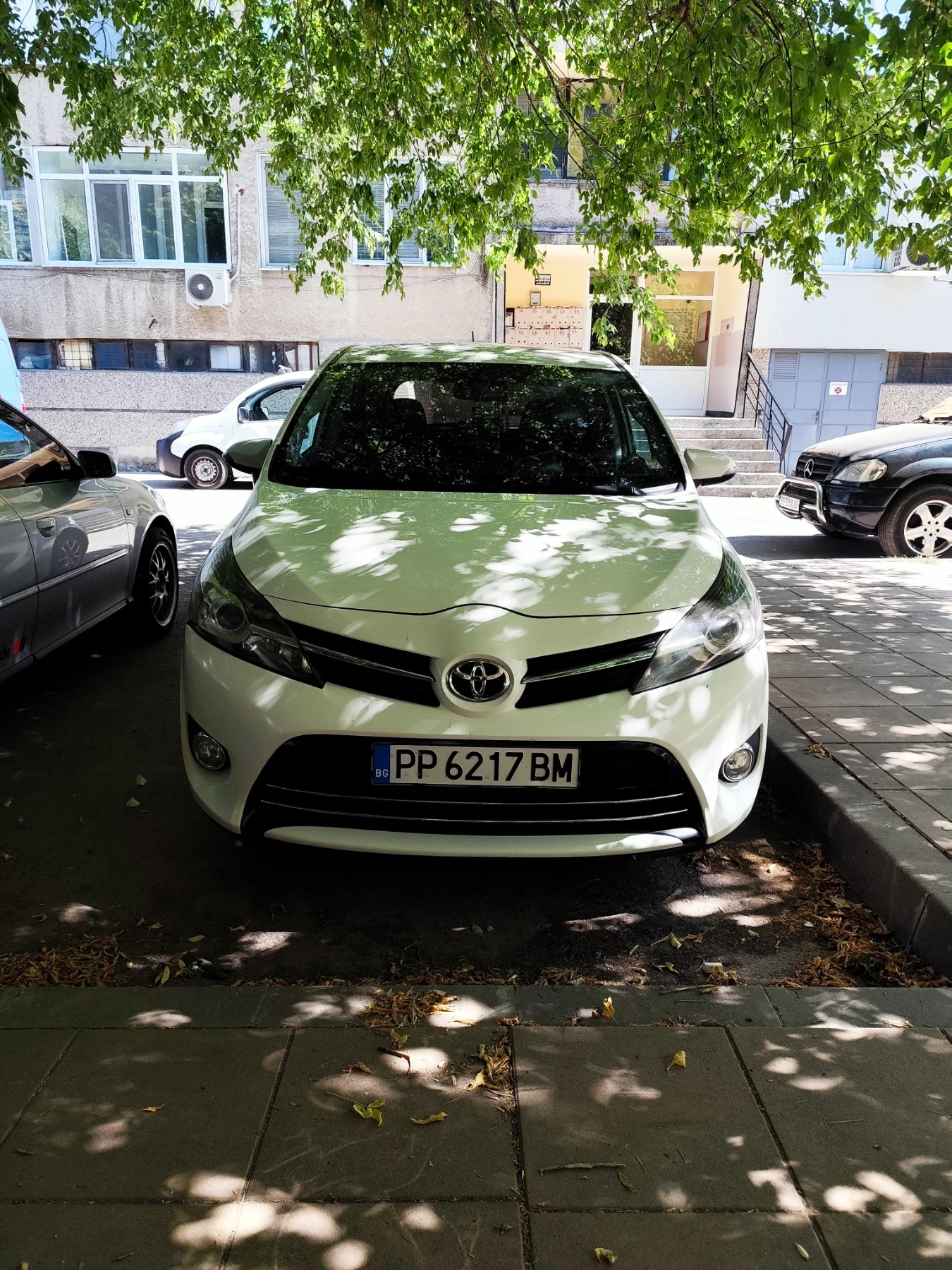 Toyota Verso, снимка 11 - Автомобили и джипове - 55739172