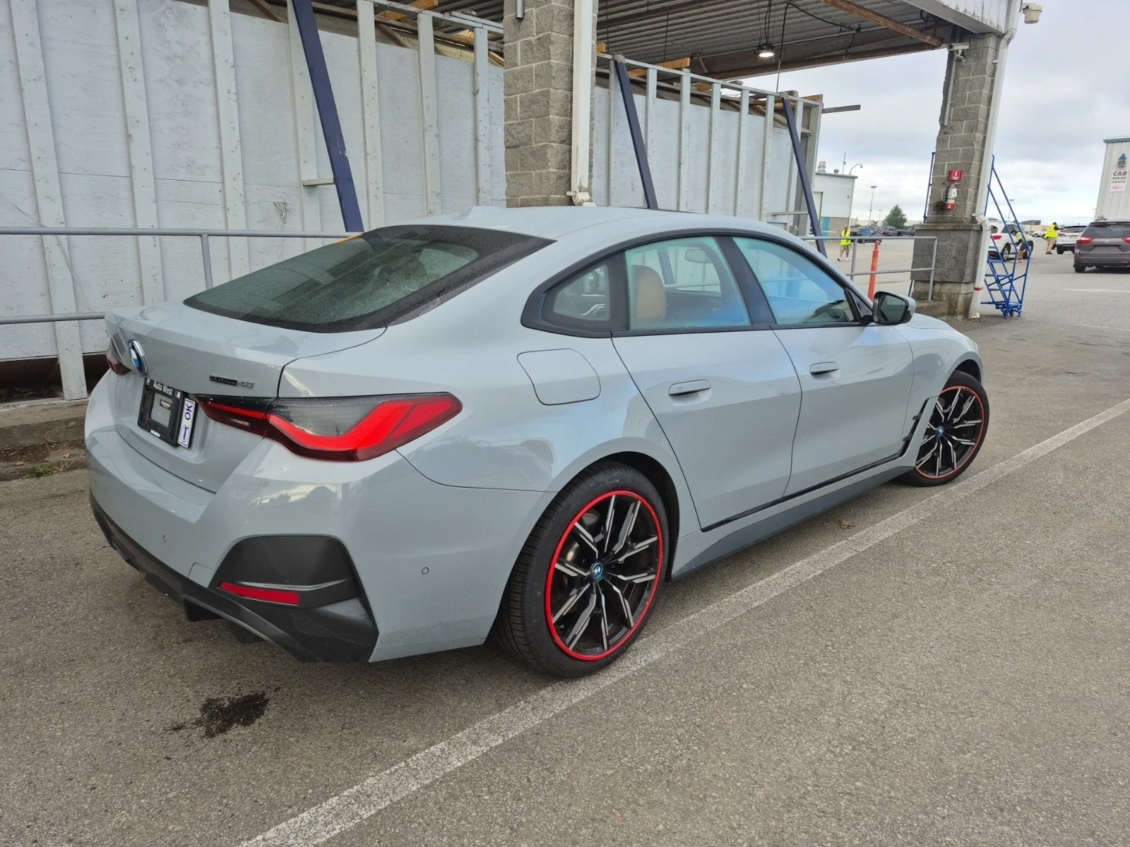 BMW i4 EDRIVE40 | 1 Собственик | Пълна История, снимка 3 - Автомобили и джипове - 55832281