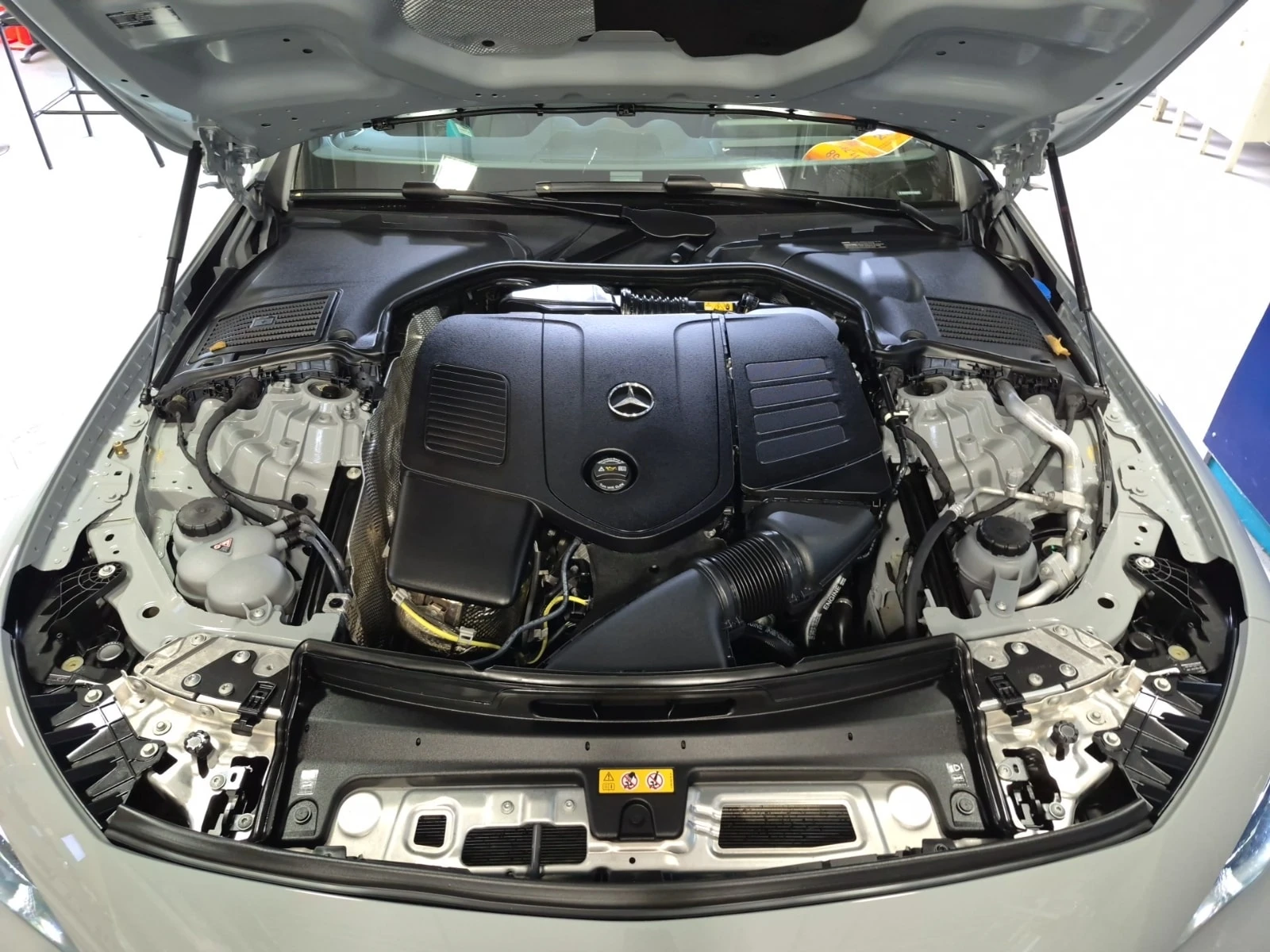 Mercedes-Benz CLE 300  DISTRONIC / 360 / MEMORY / BURMESTER  | Mobile.bg � ����������� 17