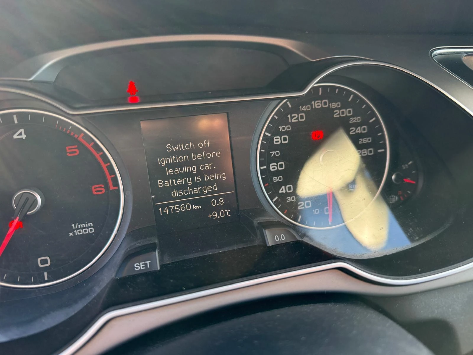 Audi A4 2.0TDI, снимка 9 - Автомобили и джипове - 56412277