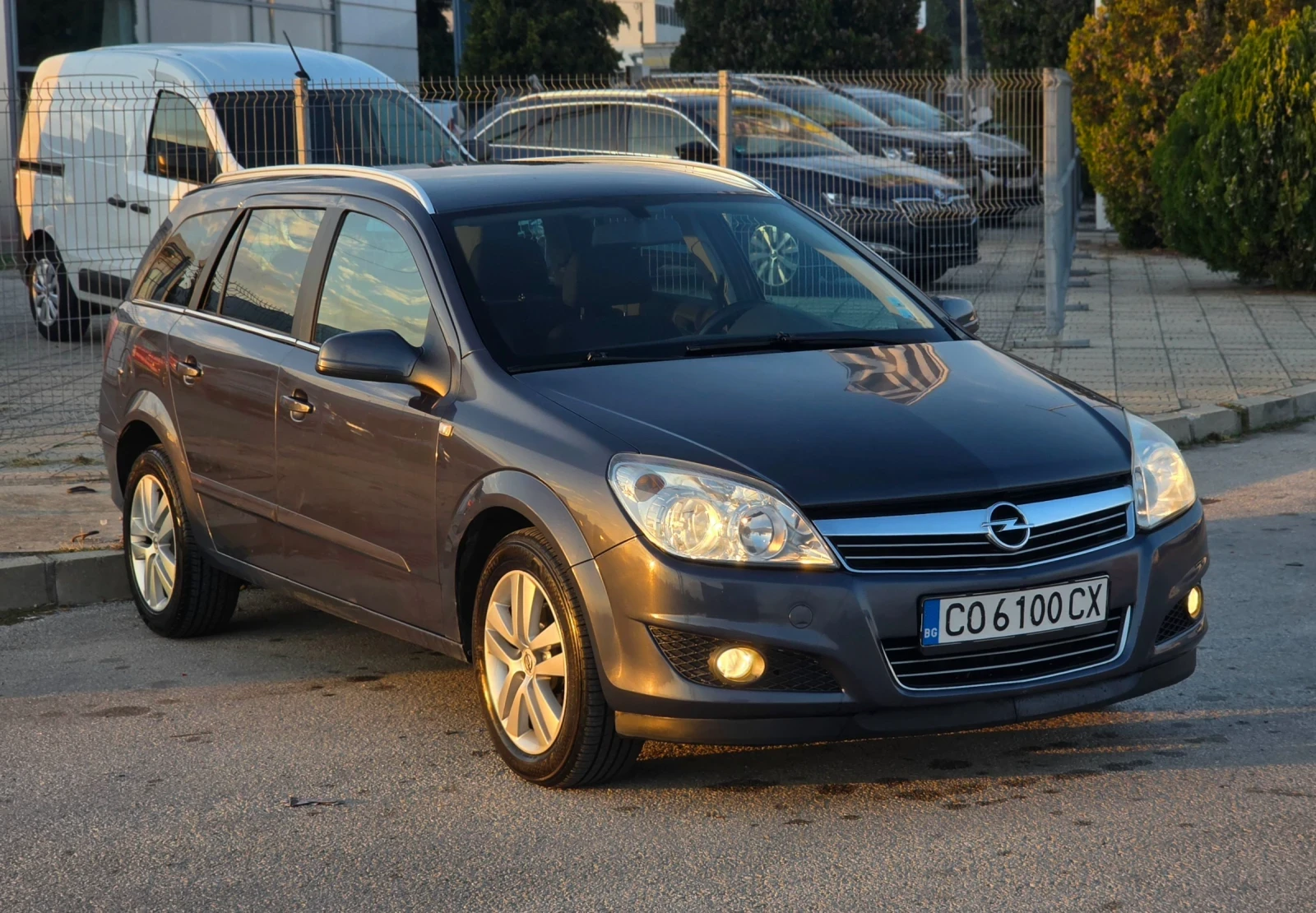 Opel Astra FACELIFT/1.7CDTI, снимка 2 - Автомобили и джипове - 56630445