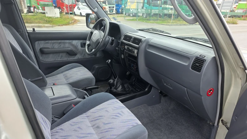 Toyota Land cruiser 3, 0, снимка 5 - Автомобили и джипове - 52292613