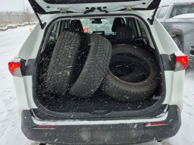 Toyota Rav4 * HYBRID LE * CARFAX * ЦЕНА ДО БГ, снимка 11 - Автомобили и джипове - 53332572