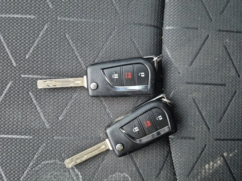 Toyota Rav4 * HYBRID LE * CARFAX * ���� �� �� | Mobile.bg � ����������� 9