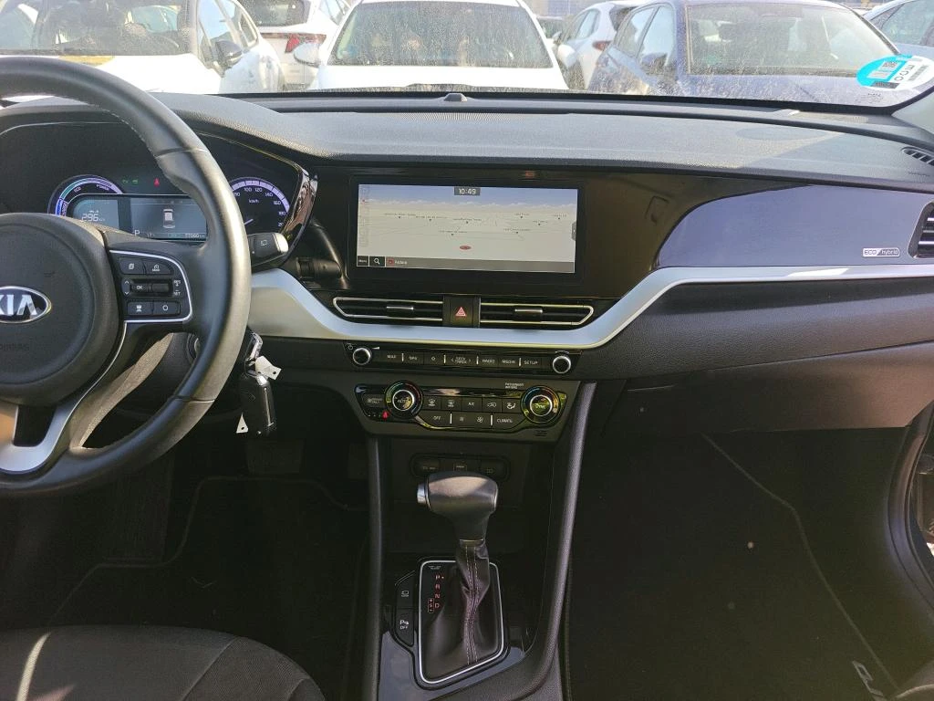 Kia Niro 1.6 GDi, снимка 12 - Автомобили и джипове - 53900248