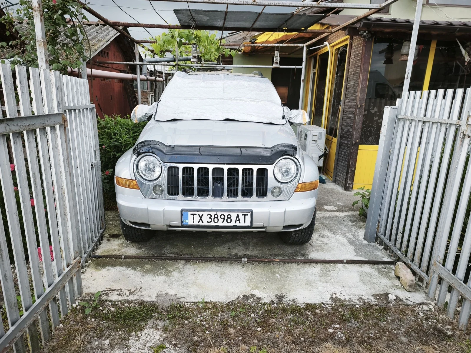 Jeep Cherokee, снимка 2 - Автомобили и джипове - 54729651