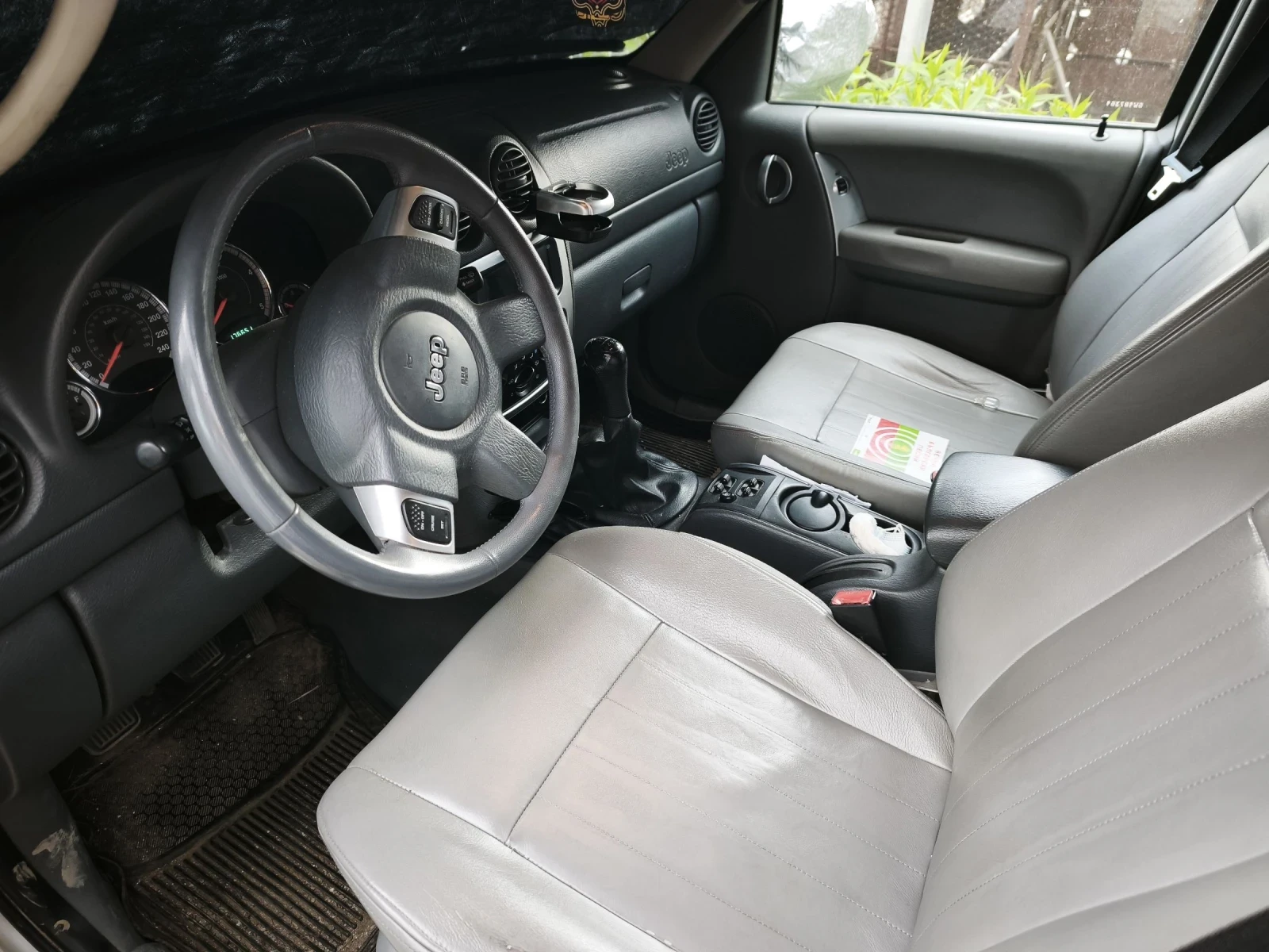 Jeep Cherokee, снимка 8 - Автомобили и джипове - 54729651