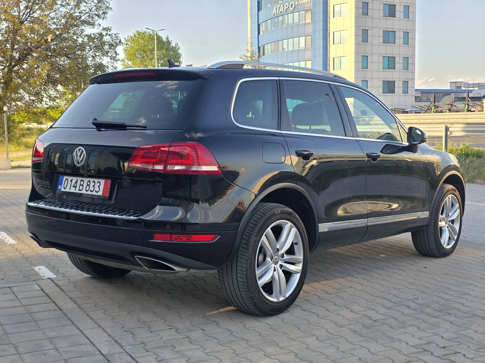 VW Touareg 3.0TDI FULL SERVICE HISTORY , снимка 4 - Автомобили и джипове - 54921211