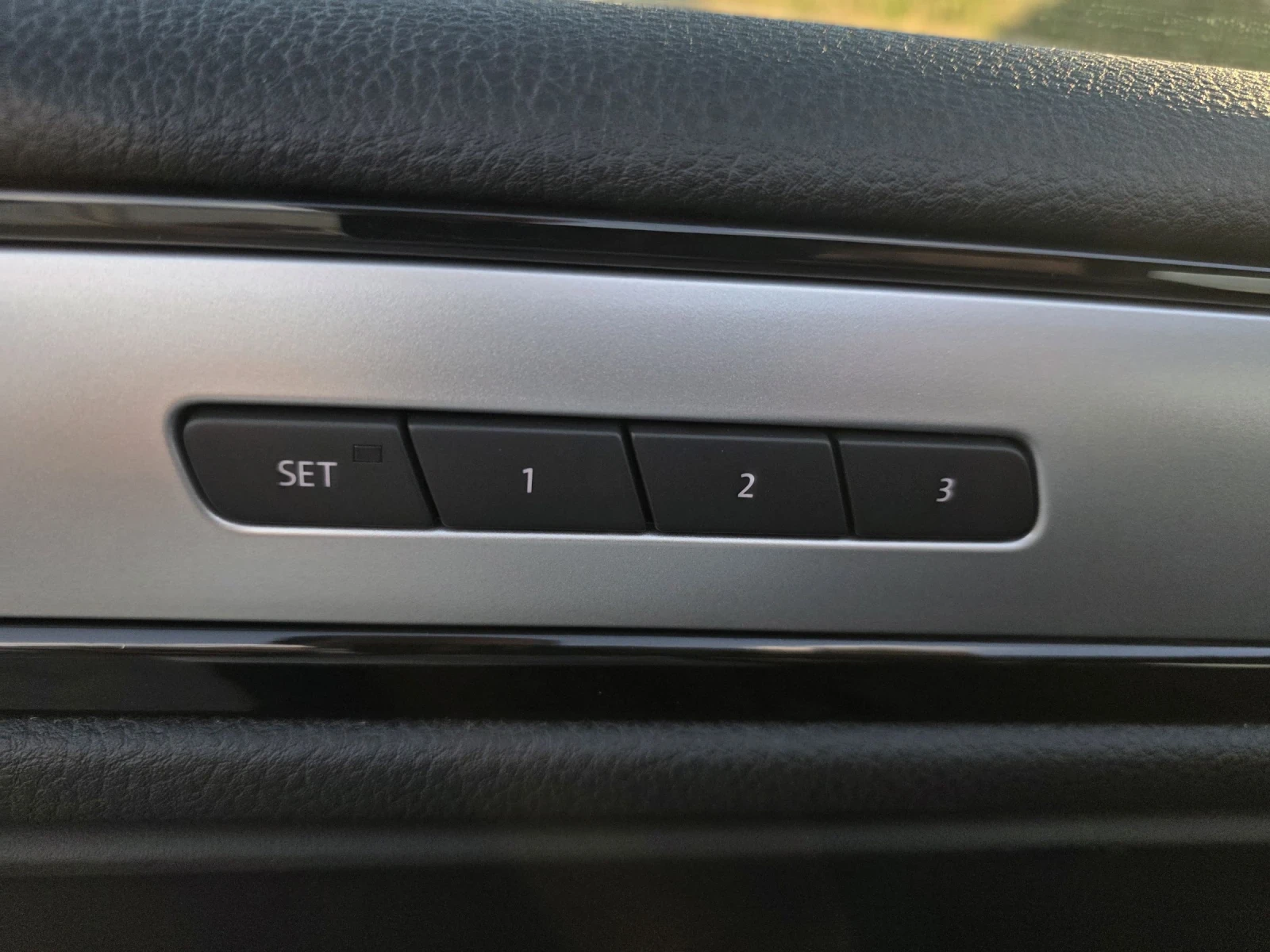 VW Touareg 3.0TDI FULL SERVICE HISTORY , снимка 14 - Автомобили и джипове - 54921211
