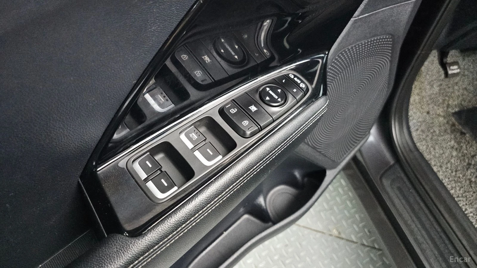 Kia Niro 1.6 HEV Prestige* КОЖА* ОБДУХВ* НАВИ* КАМЕРА, снимка 17 - Автомобили и джипове - 55564875