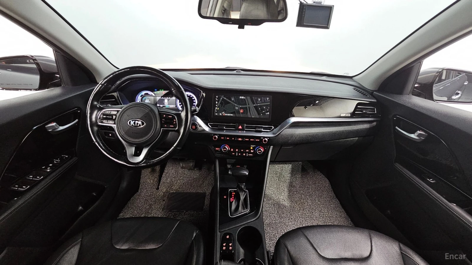 Kia Niro 1.6 HEV Prestige* КОЖА* ОБДУХВ* НАВИ* КАМЕРА, снимка 5 - Автомобили и джипове - 55564875