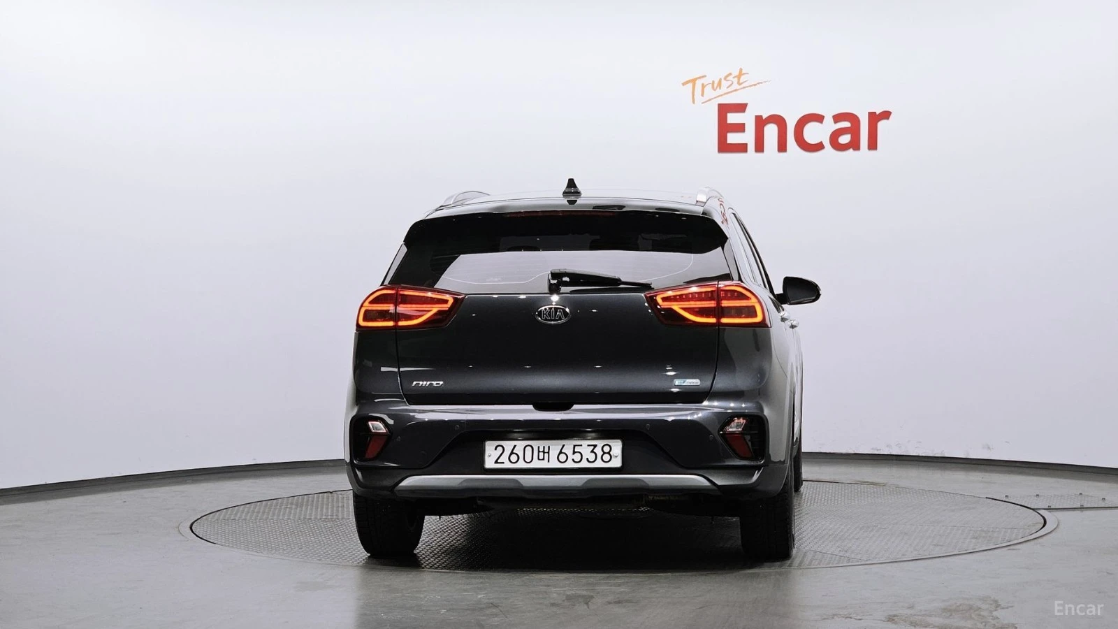 Kia Niro 1.6 HEV Prestige* КОЖА* ОБДУХВ* НАВИ* КАМЕРА, снимка 4 - Автомобили и джипове - 55564875