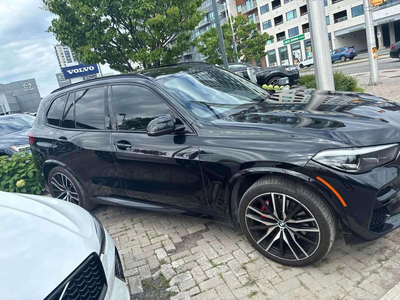 BMW X5 XDRIVE40I* INDIVIDUAL* H/K* 360* ОБДУХВАНЕ* , снимка 3 - Автомобили и джипове - 55577774