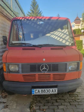 Mercedes-Benz 210, снимка 2