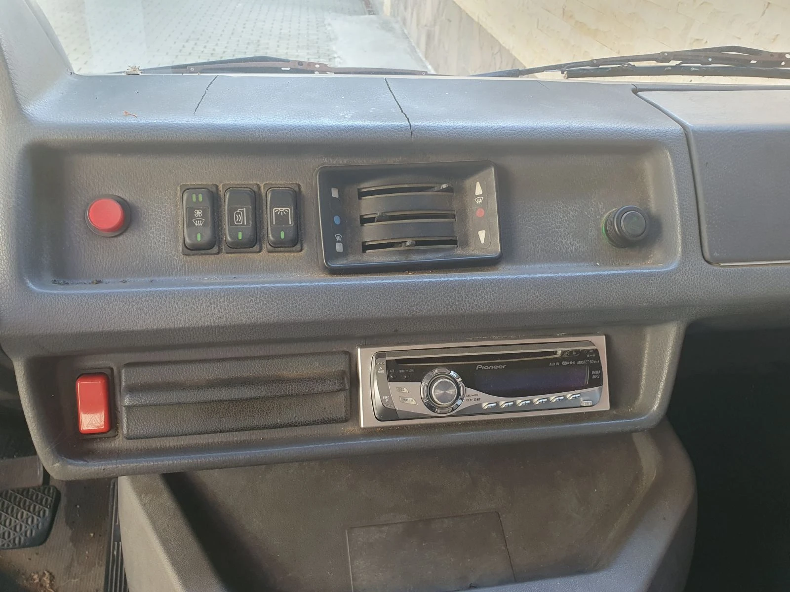 Mercedes-Benz 210, снимка 4 - Бусове и автобуси - 54495009