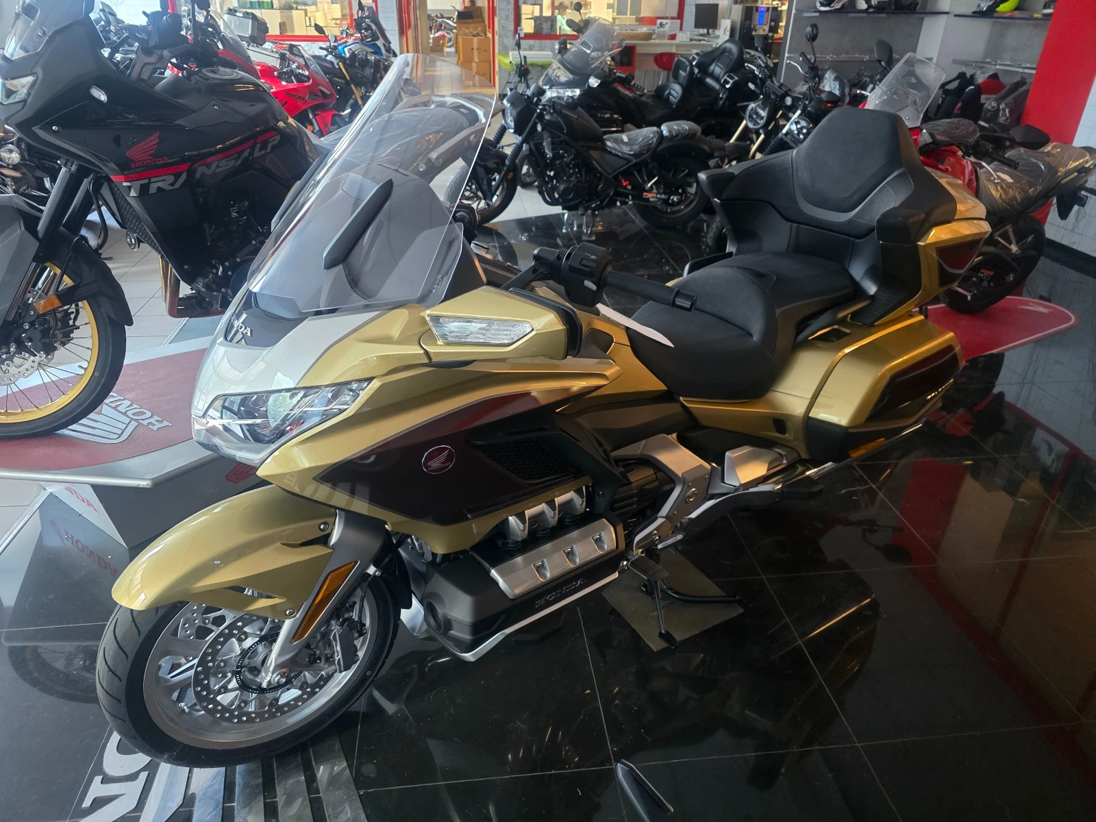 Honda Gold Wing 1800 DA !! Euro 5+ !!!! New!!!! Km.0!! | Mobile.bg   1