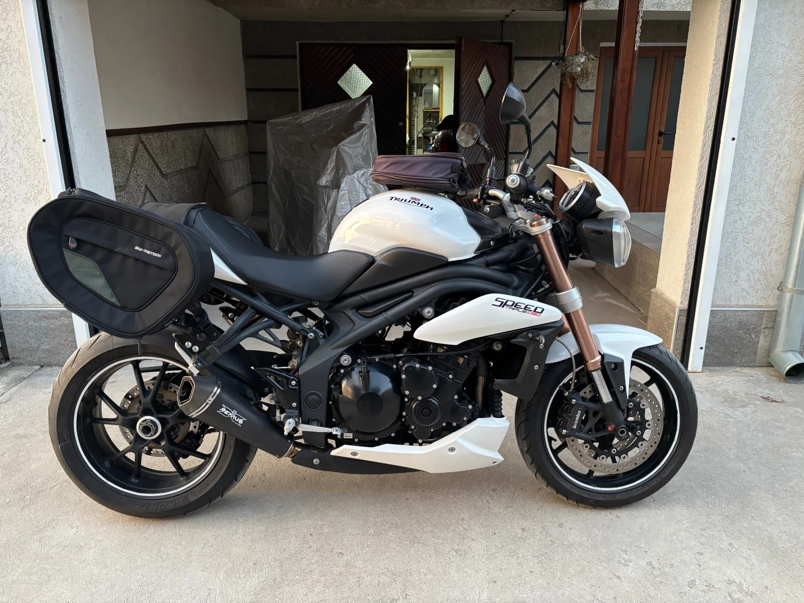 Triumph Speed Triple 1050 ABS BREMBO REMUS, снимка 2 - Мотоциклети и мототехника - 53839913