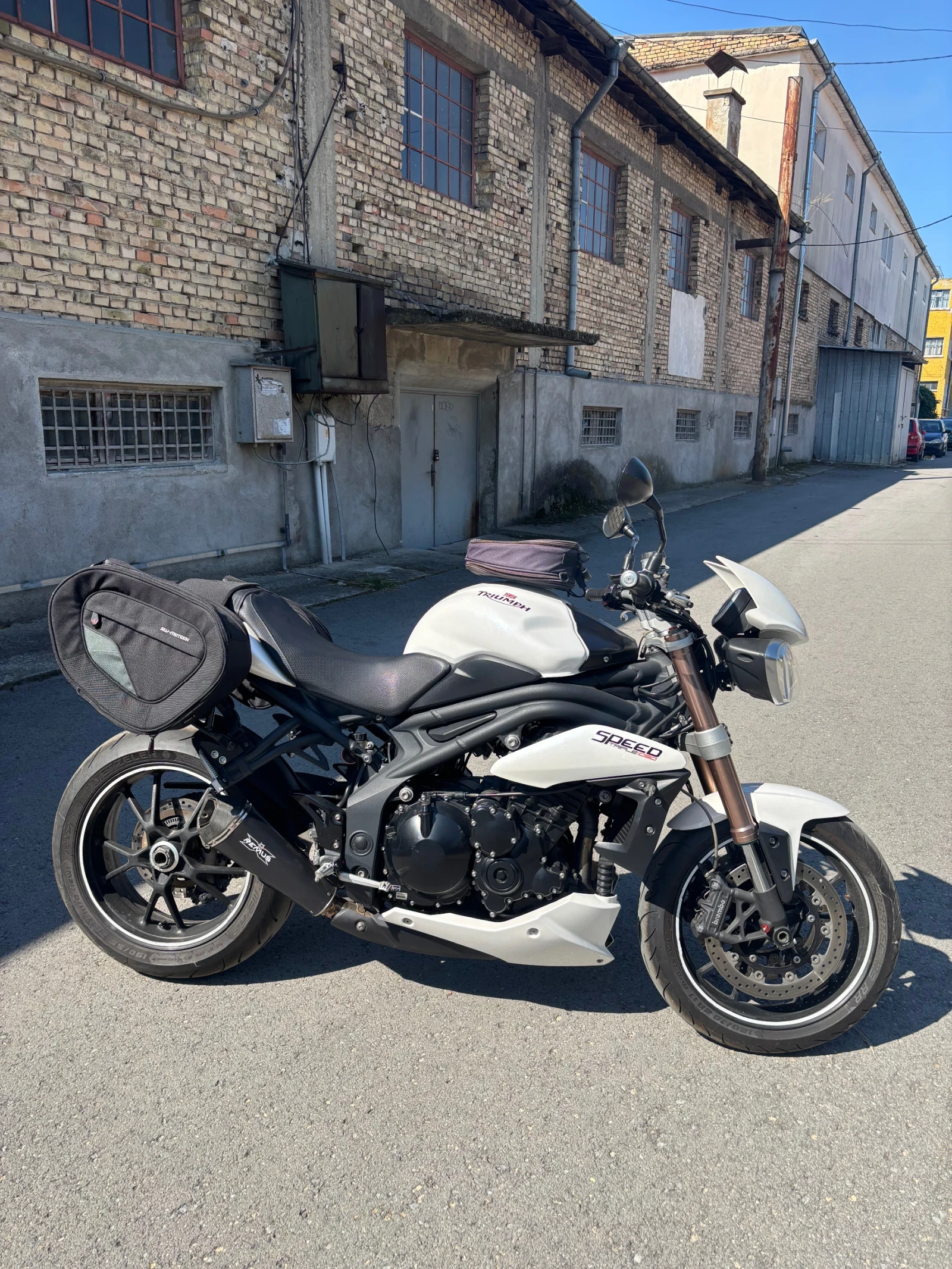 Triumph Speed Triple 1050 ABS BREMBO REMUS