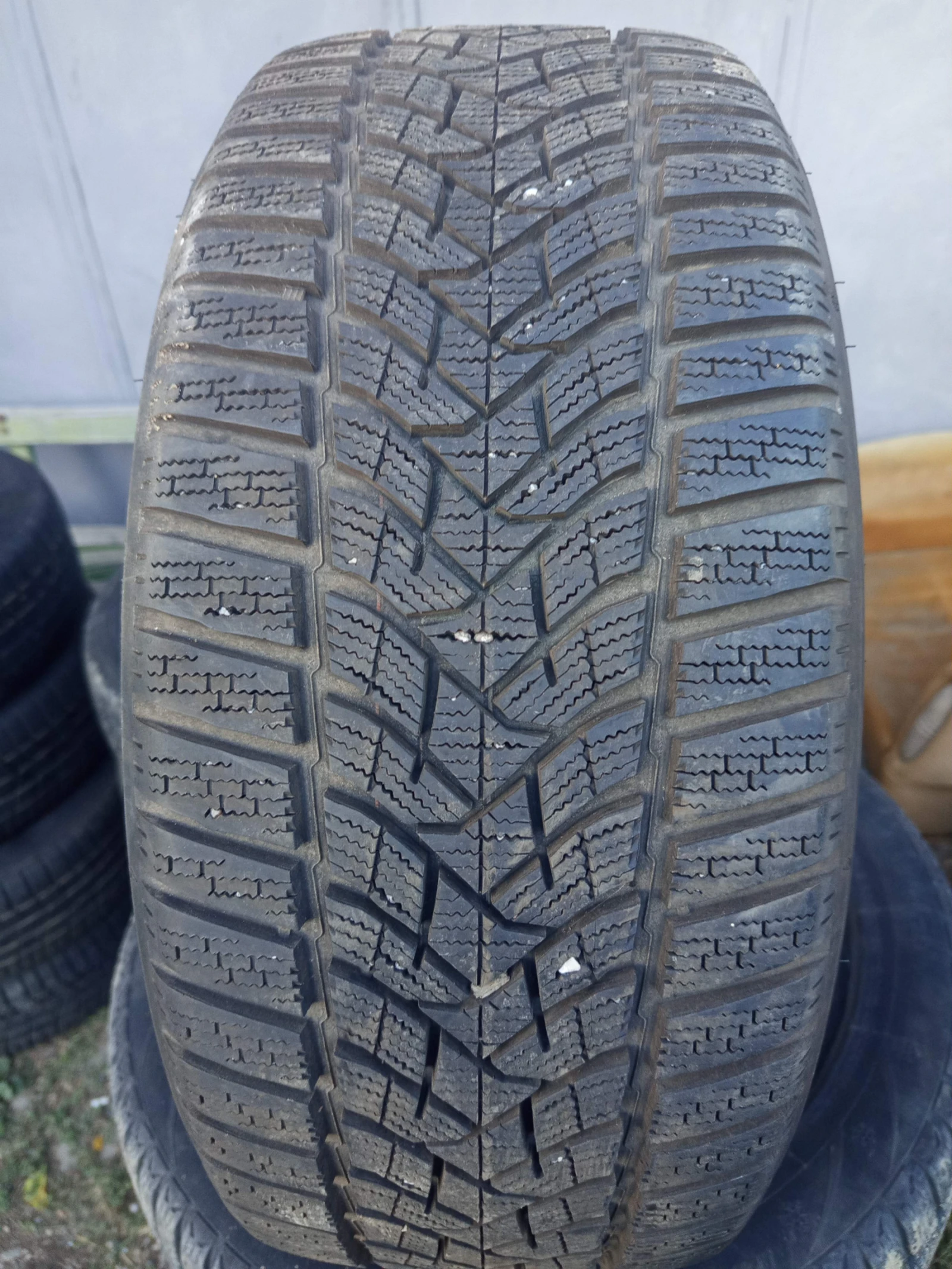 Гуми Зимни 225/45R18