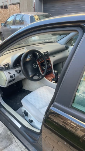 Mercedes-Benz C 180, снимка 9