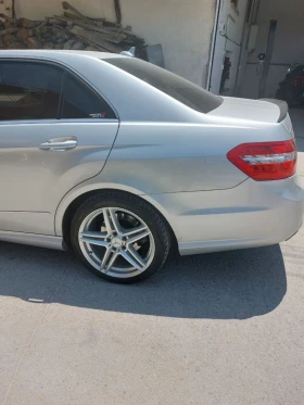 Mercedes-Benz E 300, снимка 5