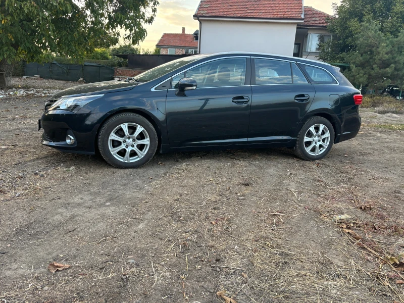 Toyota Avensis 1.8 бензин, снимка 6 - Автомобили и джипове - 47464803