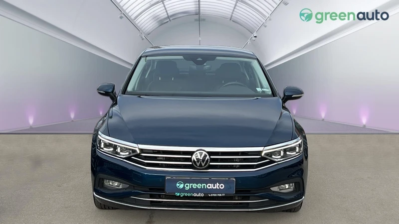 VW Passat 2. 0 TDi DSG SCR , Месечна вноска от 513 лв., снимка 4 - Автомобили и джипове - 48911579