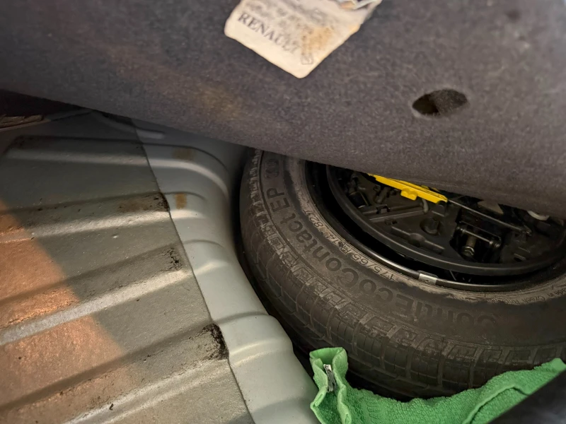 Renault Clio 2, 1.4 16V, снимка 8 - Автомобили и джипове - 50154008