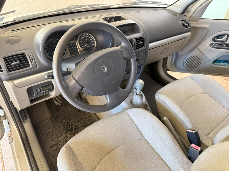 Renault Clio 2, 1.4 16V, снимка 14 - Автомобили и джипове - 50154008