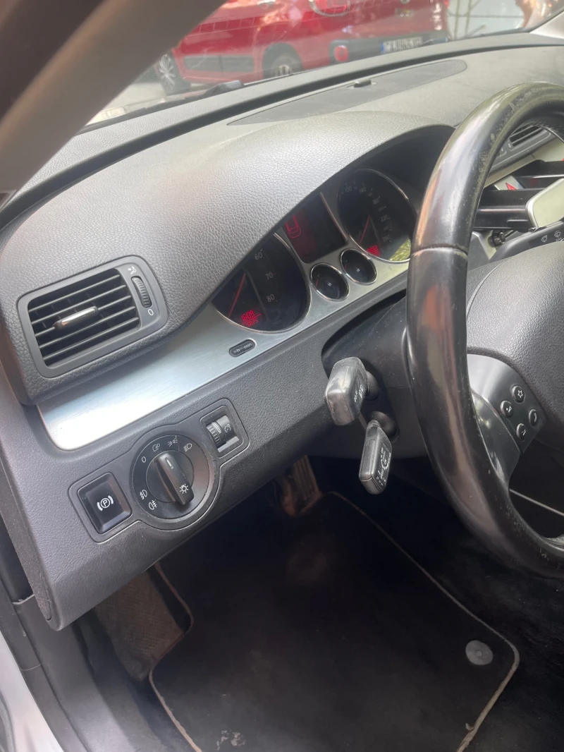 VW Passat, снимка 7 - Автомобили и джипове - 52675840