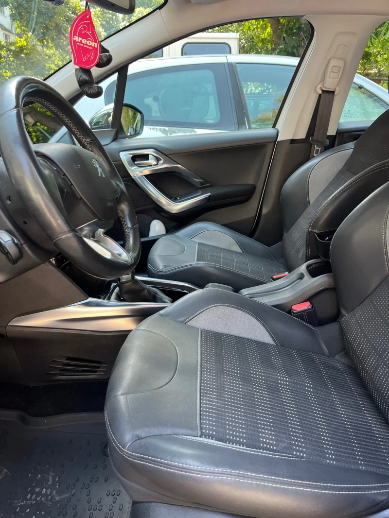Peugeot 2008, снимка 8 - Автомобили и джипове - 52383601