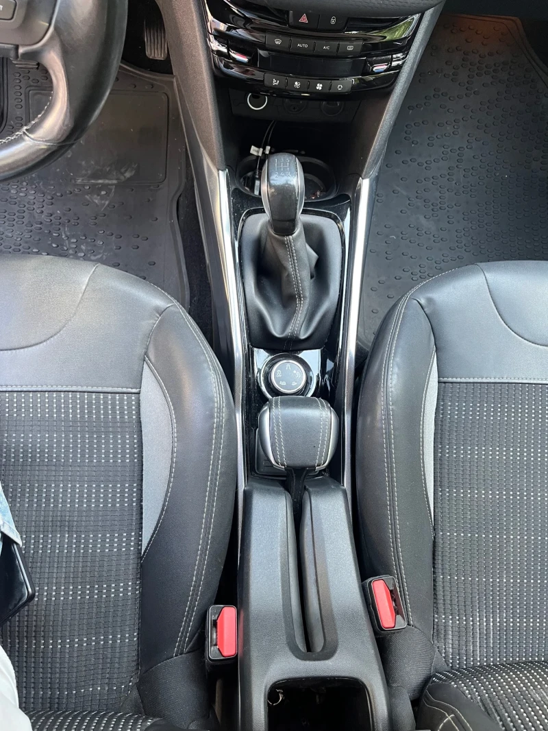 Peugeot 2008, снимка 5 - Автомобили и джипове - 52383601