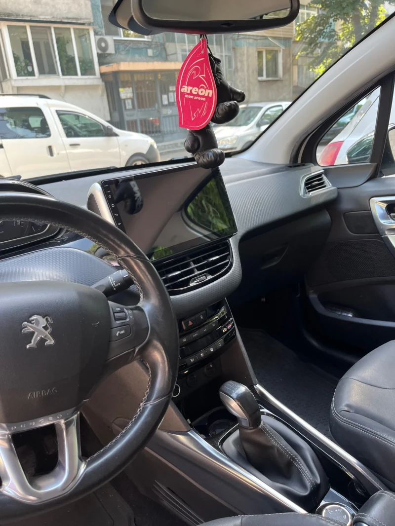 Peugeot 2008, снимка 7 - Автомобили и джипове - 52383601
