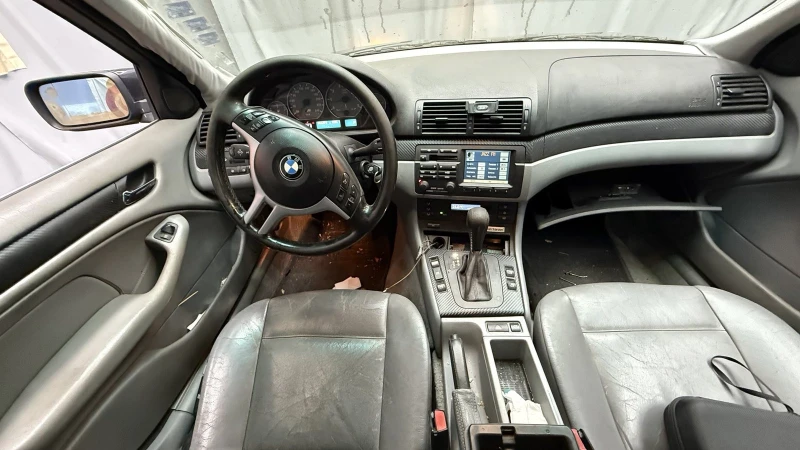 BMW 330, снимка 2 - Автомобили и джипове - 51930102