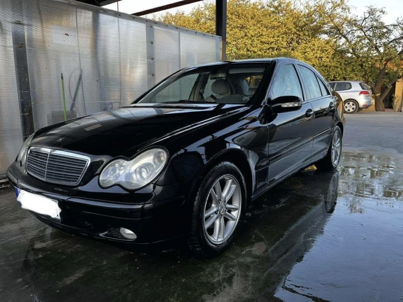 Mercedes-Benz C 180, снимка 4 - Автомобили и джипове - 52257888