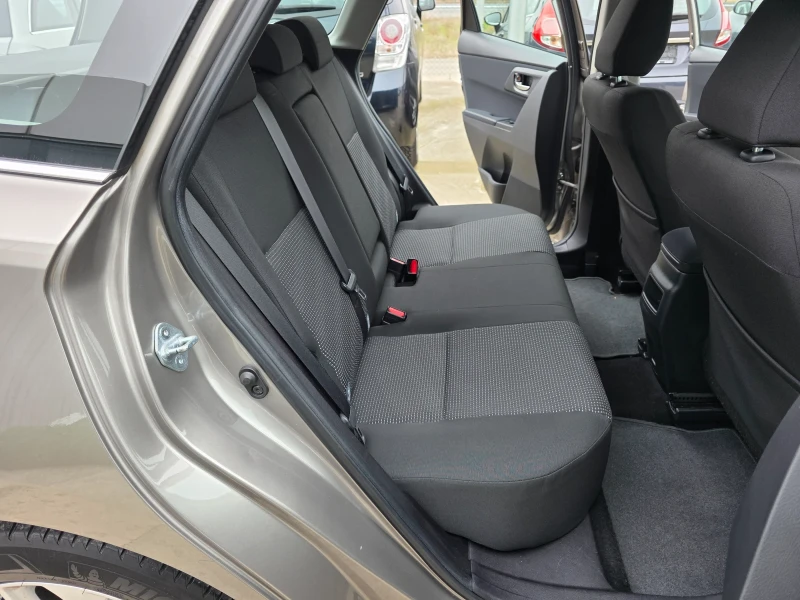 Toyota Auris 1.6 VVTI Навигация Автопилот Камера Евро 5, снимка 9 - Автомобили и джипове - 53251604