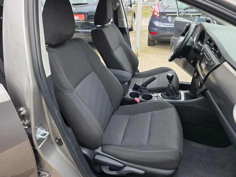 Toyota Auris 1.6 VVTI Навигация Автопилот Камера Евро 5, снимка 8 - Автомобили и джипове - 53251604