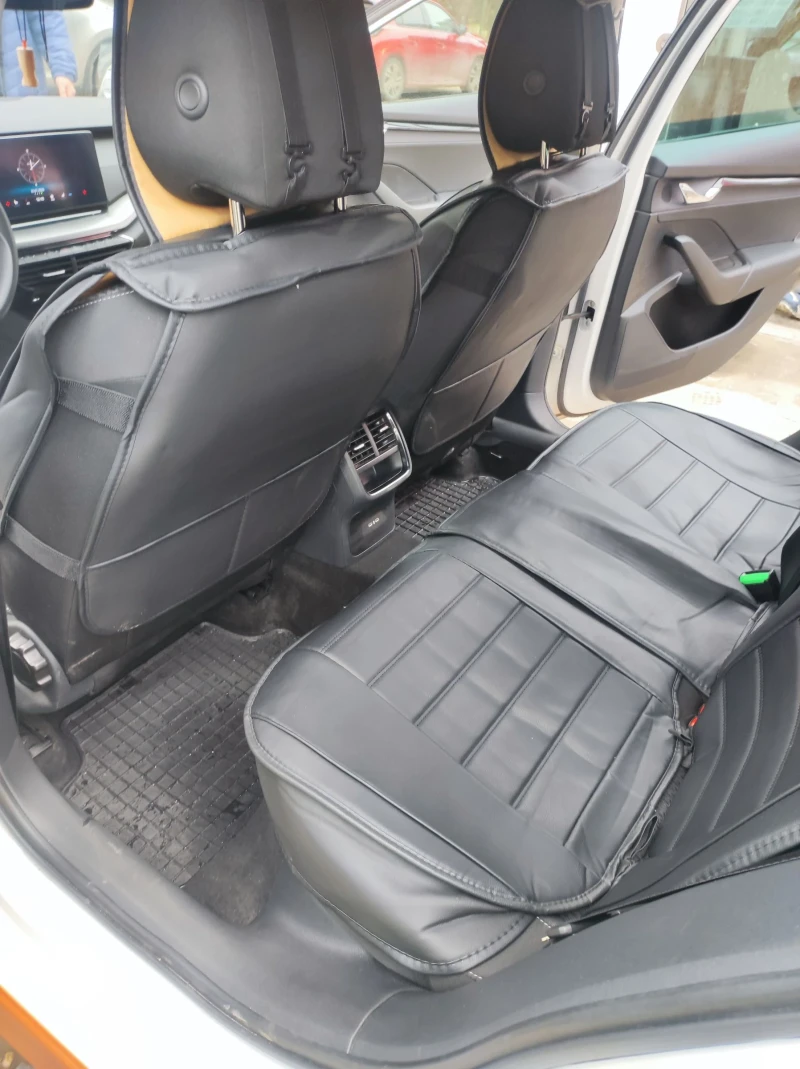 Skoda Octavia 1.5 оригинален метан, снимка 9 - Автомобили и джипове - 53293376