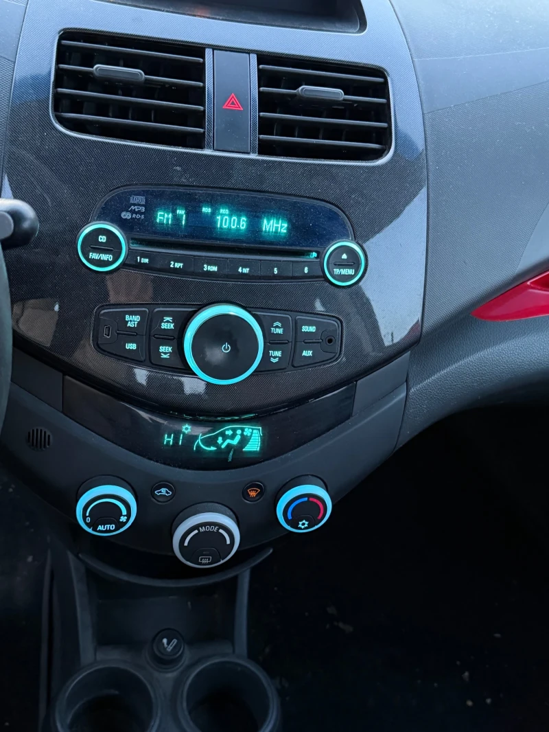 Chevrolet Spark 1.2i 2010 euro5a Italy КЛИМАТРОНИК, снимка 8 - Автомобили и джипове - 53500272