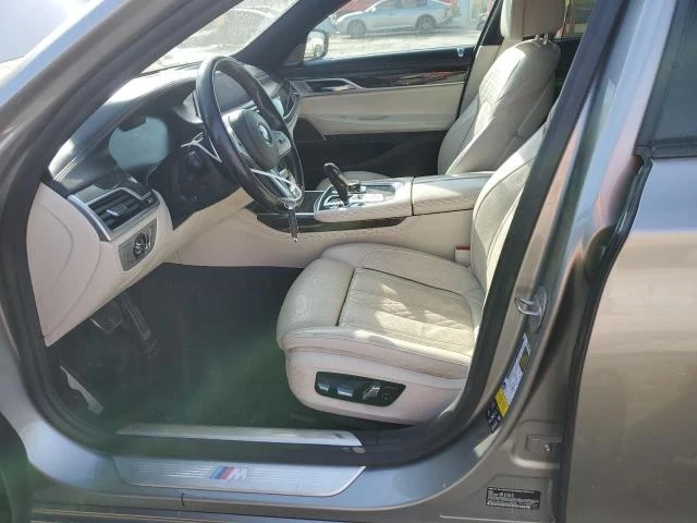 BMW 750  - изображение 9