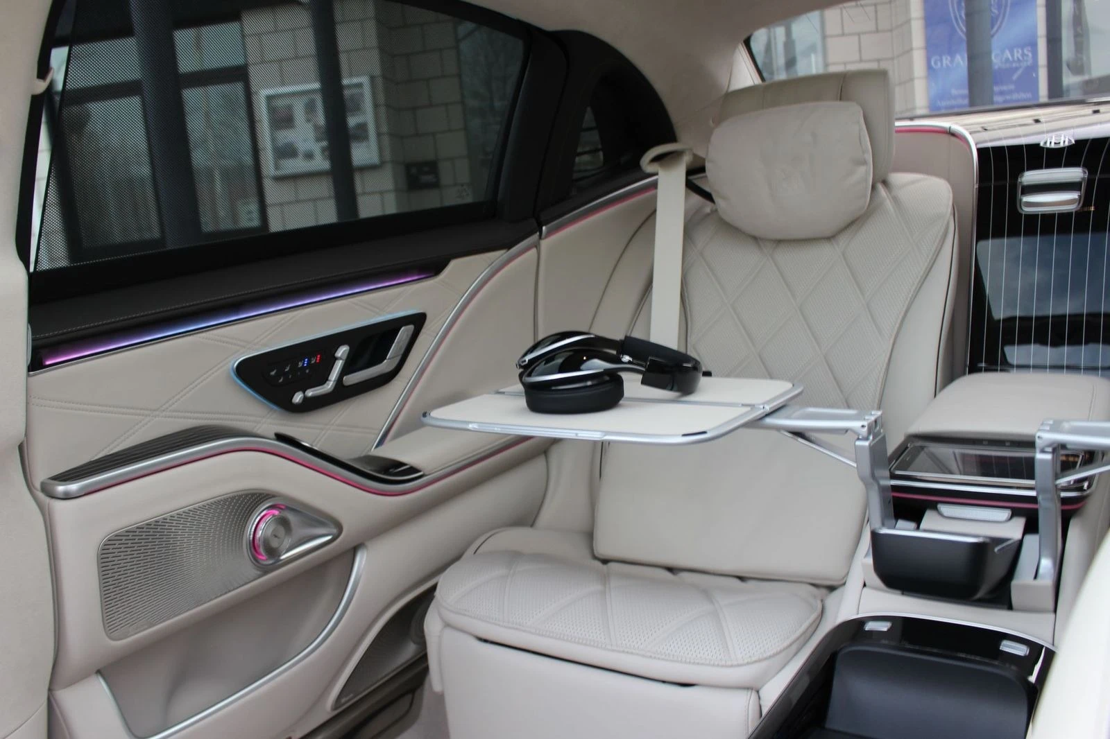 Mercedes-Benz S 680 L Maybach*High-End Interieur Paket*HuD*Burm 4D - изображение 10