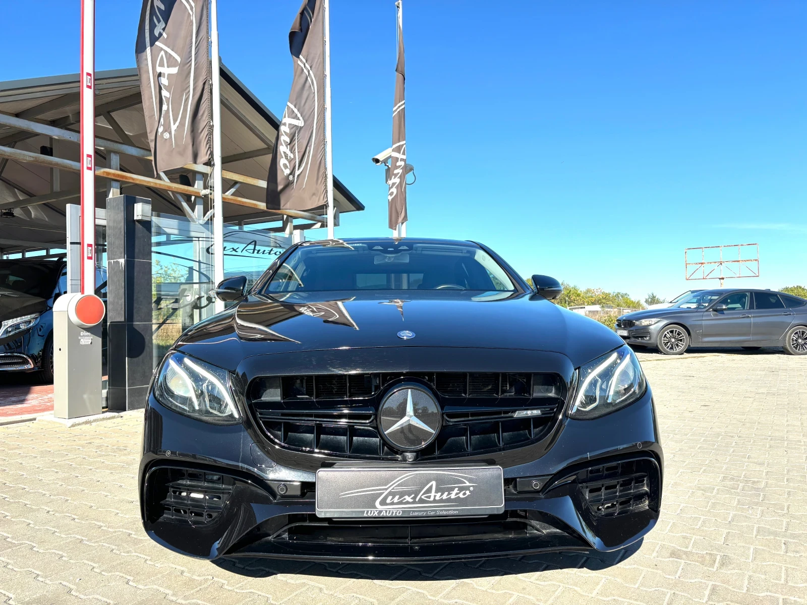 Mercedes-Benz E 400 4x4#SOFTCL#AMG#PANO#DISTR#AIRM#360* CAM#BURM - изображение 4